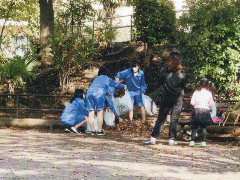 瀬谷第二地区連合自治会の活動の一つ、地域清掃のイメージ画像です