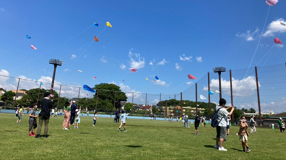 瀬谷第二地区で開催された、大門小学校凧揚げ大会のイメージ画像です。