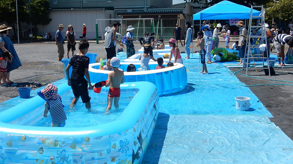 瀬谷第二地区連合自治会で開催される、ちびっ子水遊び in サマーのイメージ画像です。