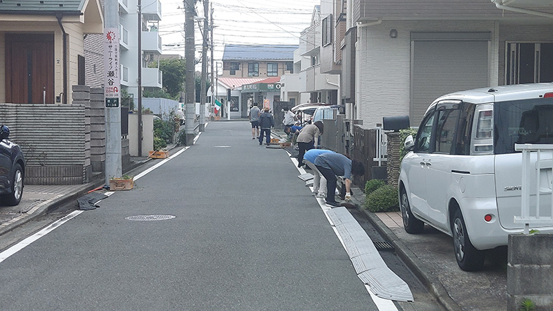 瀬谷第二地区連合自治会の橋戸原自治会で実施された、町内一斉清掃のイメージ画像です。