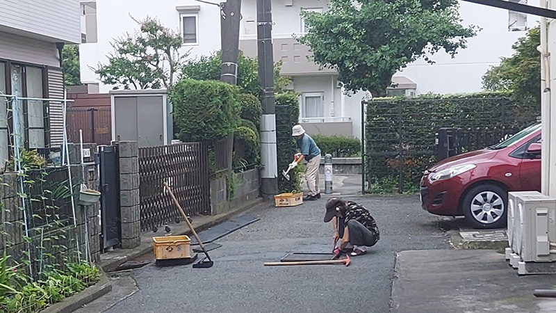 瀬谷第二地区連合自治会の橋戸原自治会で実施された、町内一斉清掃のイメージ画像です。