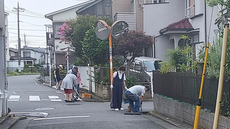 瀬谷第二地区連合自治会の橋戸原自治会で実施された、町内一斉清掃のイメージ画像です。