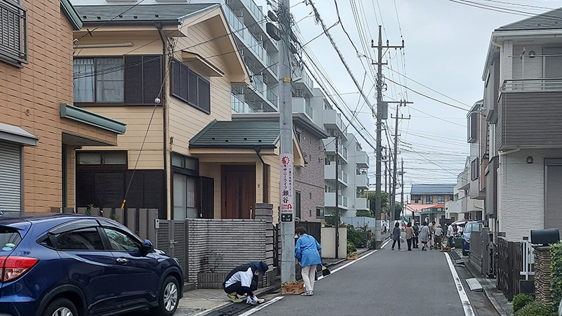 瀬谷第二地区連合自治会の橋戸原自治会で実施された、町内一斉清掃のイメージ画像です。