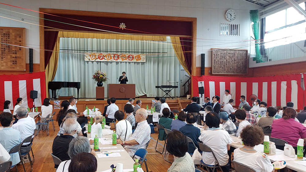 瀬谷第二地区連合自治会で開催された、ゆずり葉の集いのイメージ画像です。