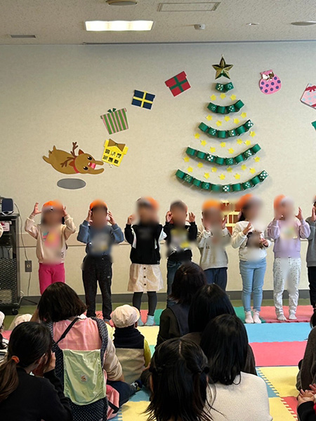 瀬谷第二地区で開催された、子育て交流会「クリスマス会」のイメージ画像です。