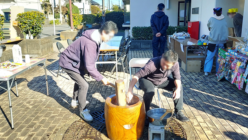 瀬谷第二地区で開催された、餅つき大会のイメージ画像です。