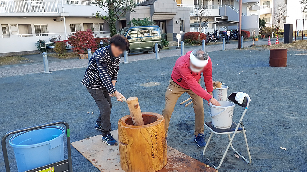 瀬谷第二地区で開催された、餅つき大会のイメージ画像です。