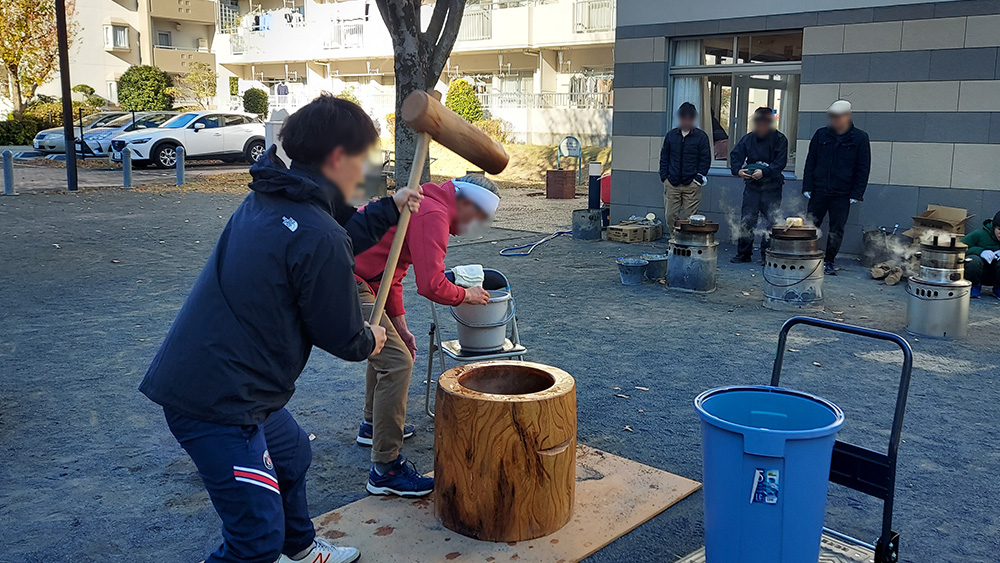 瀬谷第二地区で開催された、餅つき大会のイメージ画像です。