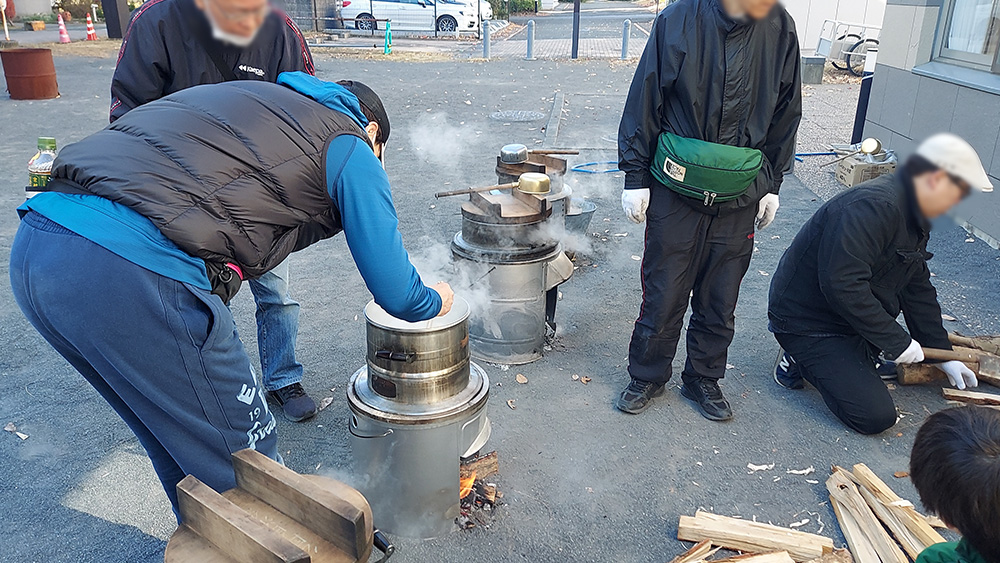 瀬谷第二地区で開催された、餅つき大会のイメージ画像です。