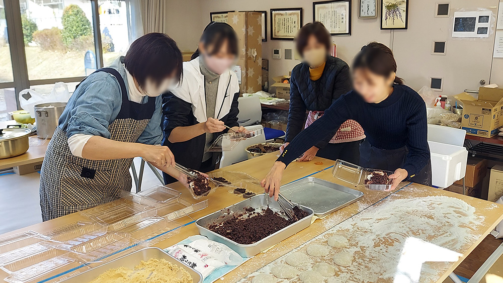 瀬谷第二地区で開催された、餅つき大会のイメージ画像です。