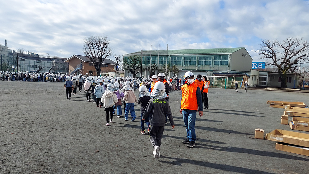 瀬谷第二地区で開催された、小中学校と地域防災拠点との合同訓練のイメージ画像です。