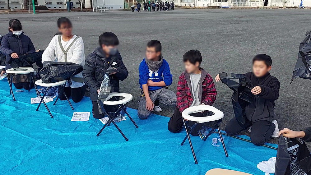 瀬谷第二地区で開催された、小中学校と地域防災拠点との合同訓練のイメージ画像です。