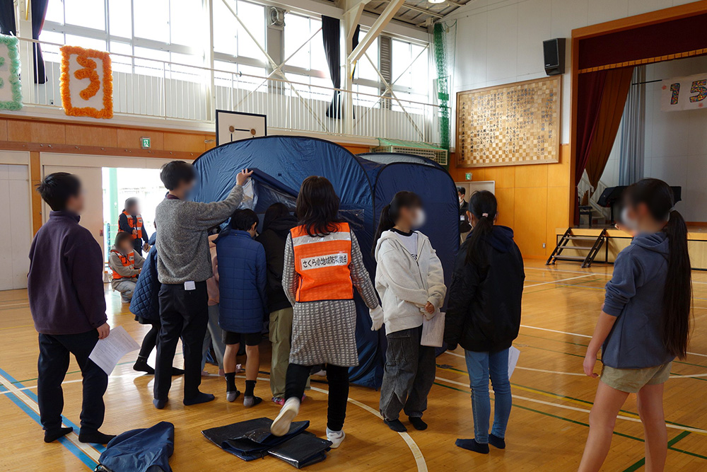 瀬谷第二地区で開催された、小中学校と地域防災拠点との合同訓練のイメージ画像です。