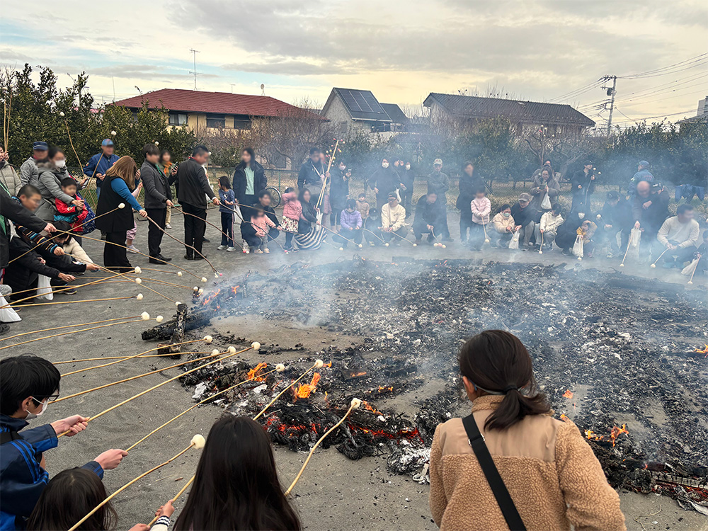 瀬谷第二地区で開催された、「どんど焼き」のイメージ画像です。