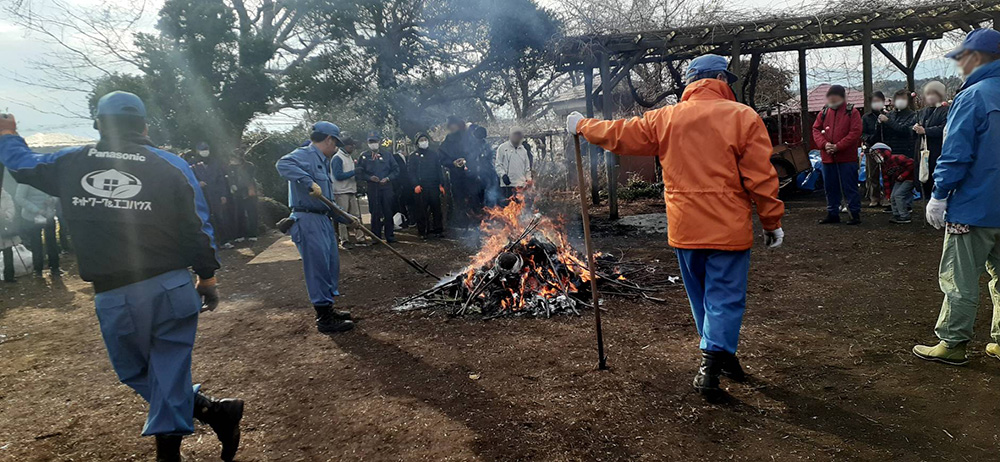 瀬谷第二地区で開催された、「どんど焼き」のイメージ画像です。