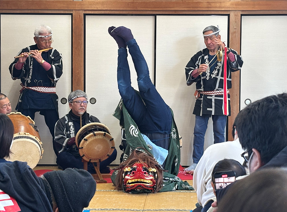 瀬谷第二地区で開催された、子育て交流会「獅子舞」のイメージ画像です。