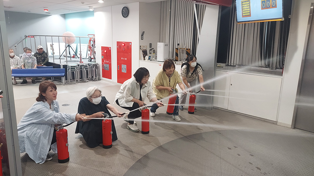 瀬谷第二地区連合自治会で開催された、防災体験学習バスツアーのイメージ画像です。