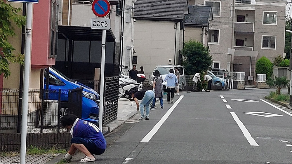 瀬谷第二地区連合自治会内の橋戸原自治会にて開催された、町内一斉清掃のイメージ画像です。