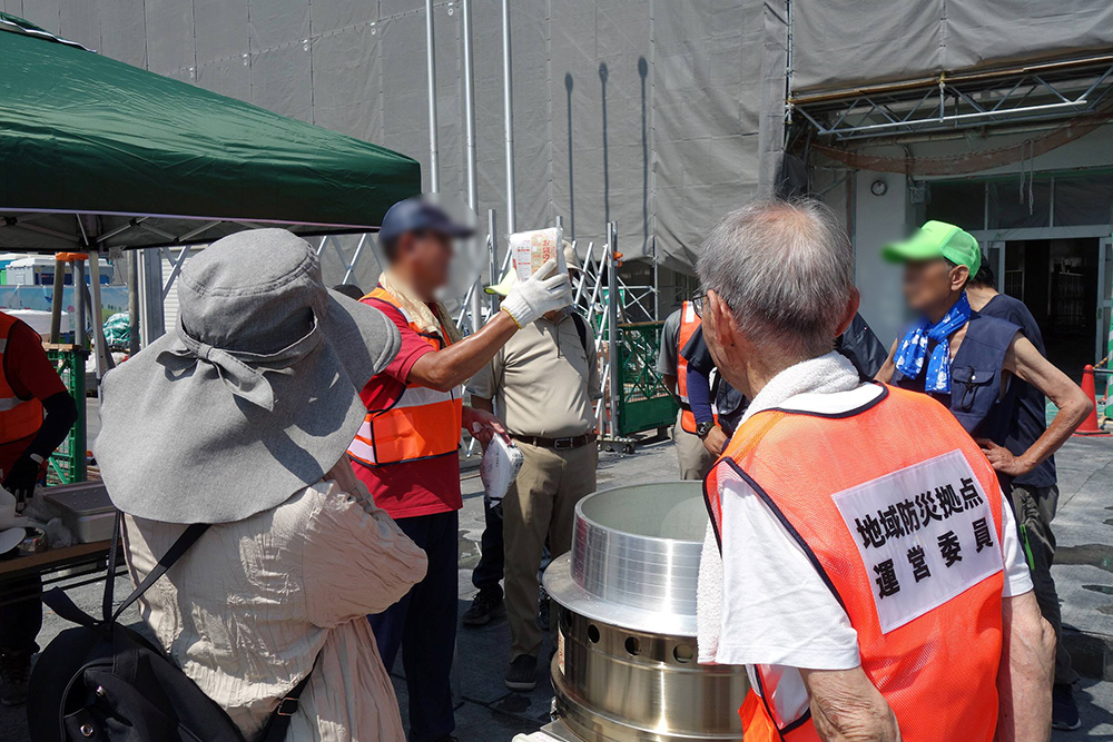 瀬谷第二地区連合自治会で開催された、瀬谷さくら小学校地域防災拠点 秋季防災訓練のイメージです。