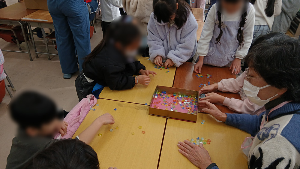 瀬谷第二地区で開催された、「伝承遊び（昔遊び）体験」のイメージ画像です。