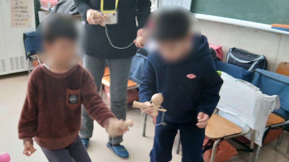 瀬谷第二地区で開催された、「伝承遊び（昔遊び）体験」のイメージ画像です。