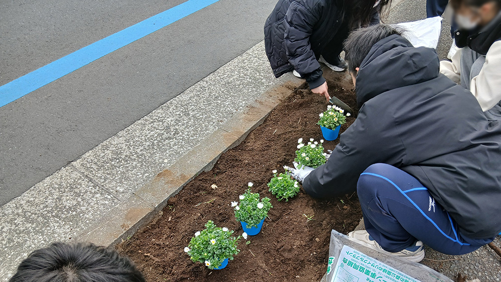 瀬谷第二地区にある、「お花いっぱいプロジェクト」の花植え活動のイメージ画像です。