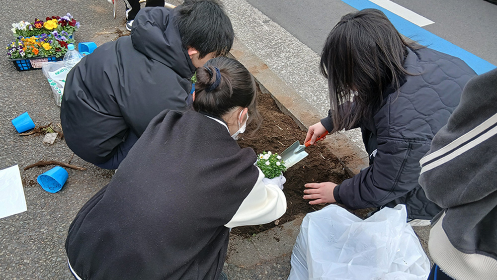 瀬谷第二地区にある、「お花いっぱいプロジェクト」の花植え活動のイメージ画像です。
