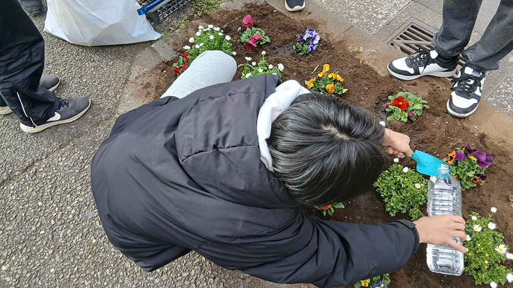 瀬谷第二地区にある、「お花いっぱいプロジェクト」の花植え活動のイメージ画像です。