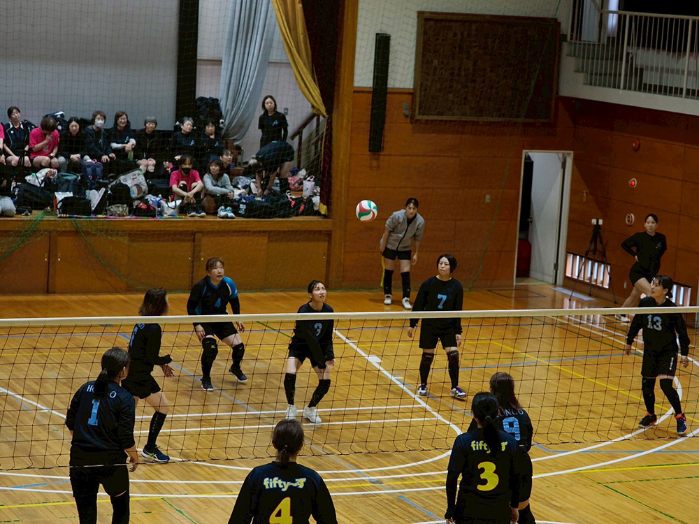 瀬谷第二地区で開催された、「第37回瀬谷第二地区女子バレーボール大会」のイメージ画像です。
