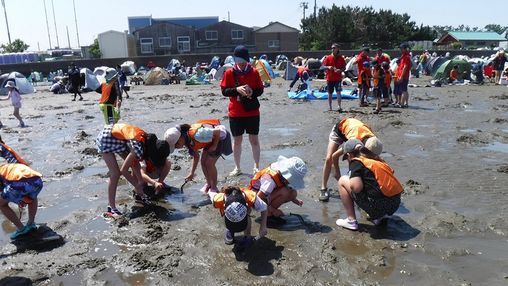 瀬谷第二地区連合自治会で開催された、潮干狩りのイメージです。