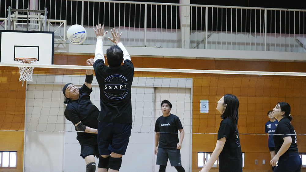 瀬谷第二地区連合自治会で開催された、ソフトバレーボール大会のイメージ画像です。