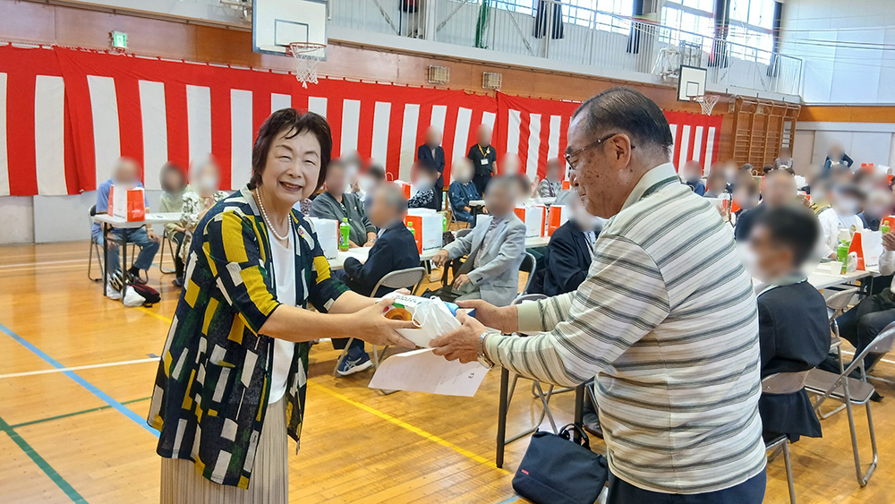瀬谷第二地区連合自治会で開催された、ゆずり葉の集いのイメージ画像です。